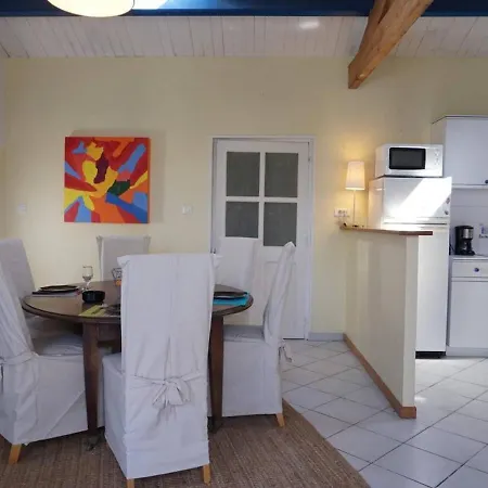 Hébergement de vacances Maison Charmante 6 Pers, Jardin Clos, Tv Et Wifi, Proche Commerces Et Plage, Petit Chien Accepté. - Fr-1-224b-165